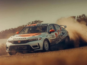 Honda nâng cấp xe Civic Type R để chạy các giải Rally