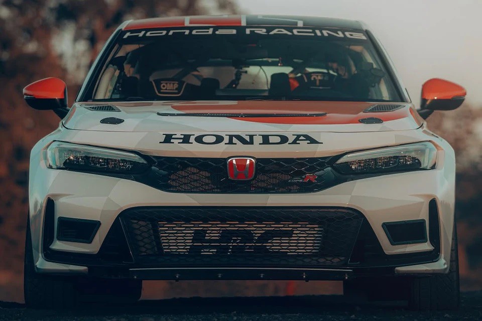 Honda nâng cấp xe Civic Type R để chạy các giải Rally - 3