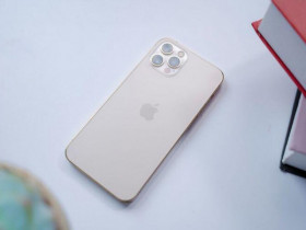 Giá iPhone cũ tháng 10: Rẻ chưa từng có sau