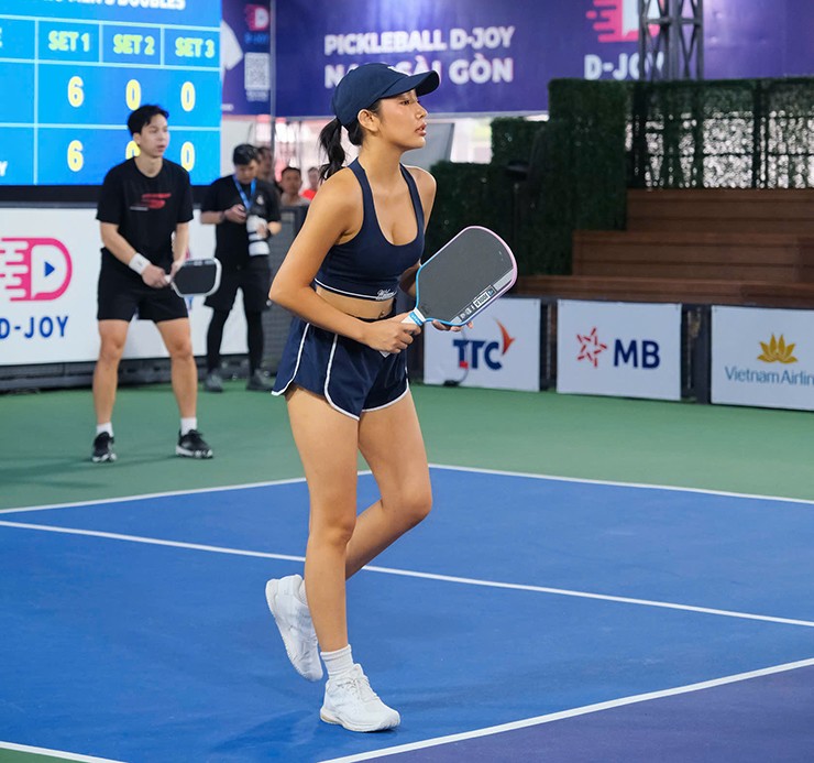 Nàng thơ pickleball Huyền Berry vô địch khó tin, hot girl Kiều Trinh thắng 6 trận liền - 1