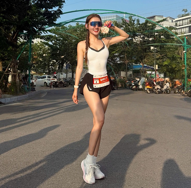 Người đẹp Phương Linh nổi bật với vòng ba 98cm, Vy Phan lọt top 3 giải chạy ở Hà Nội - 7