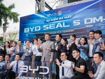 Thông tin doanh nghiệp - BYD Seal 5 DM-i Super Hybrid ra mắt tại BYD Harmony Sài Gòn – dấu mốc ấn tượng cho dòng xe năng lượng mới