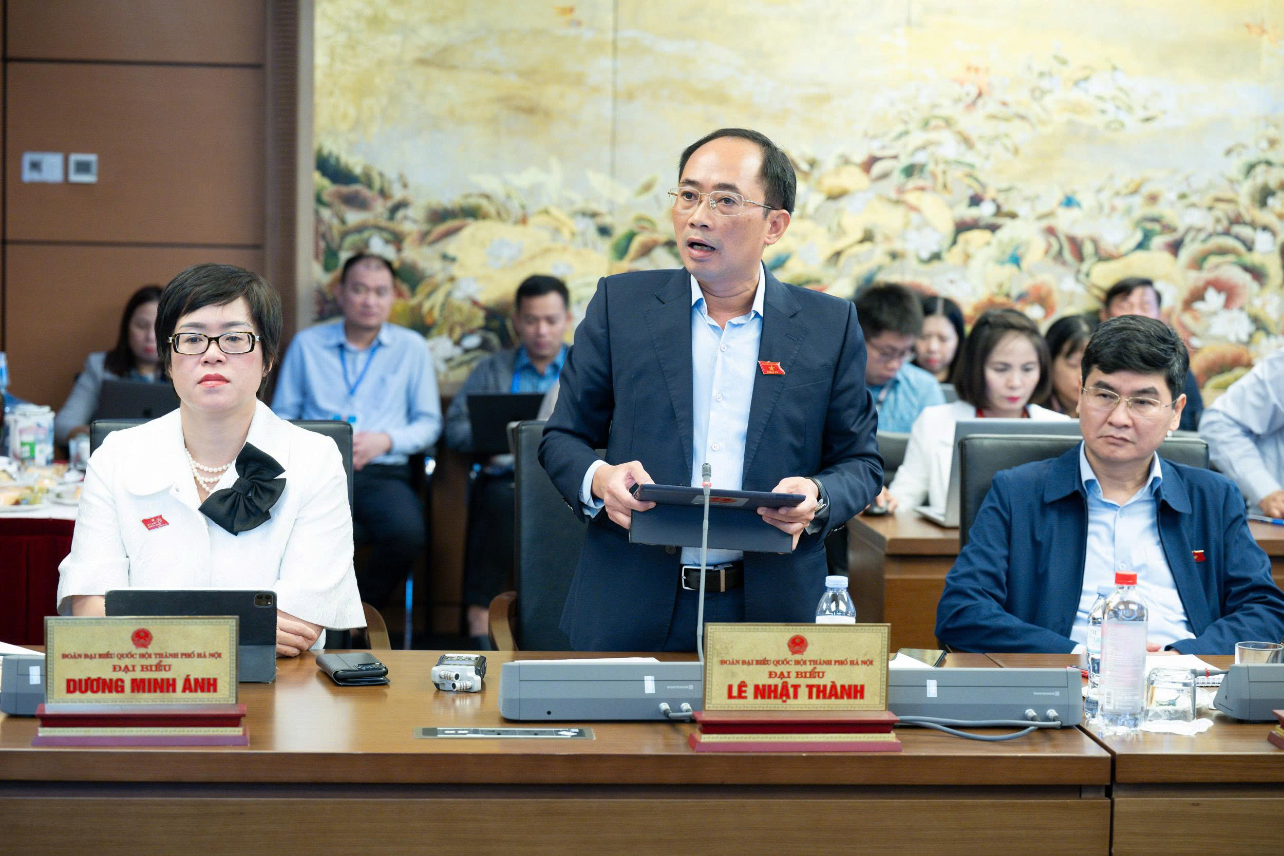 Đại biểu Quốc hội đề nghị bổ sung quy định về bản quyền tác phẩm báo chí sử dụng trí tuệ nhân tạo (AI), bảo vệ quyền tác giả - 1