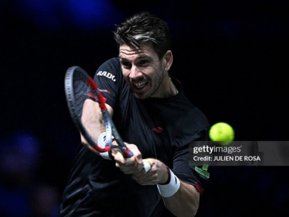 Thể thao - Tennis đỉnh cao Paris Masters: Nhà vô địch Thượng Hải Masters gây sốc, Aliassime lội ngược dòng