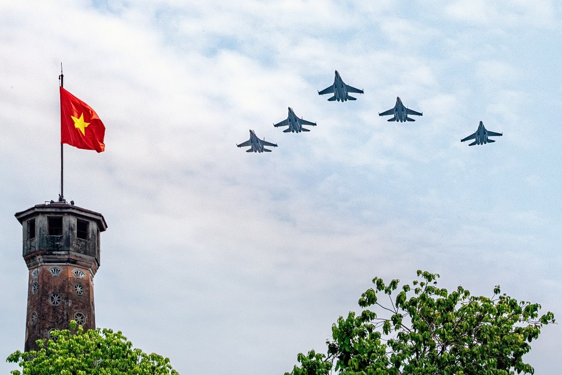 Chùm ảnh "Việt Nam - Bầu trời xanh thắm, khát vọng hòa bình ngàn đời" - 2