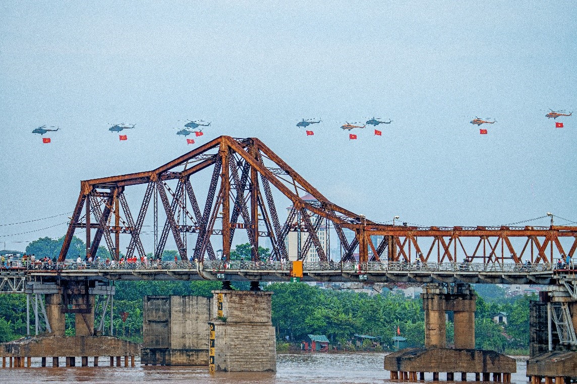 Chùm ảnh "Việt Nam - Bầu trời xanh thắm, khát vọng hòa bình ngàn đời" - 3