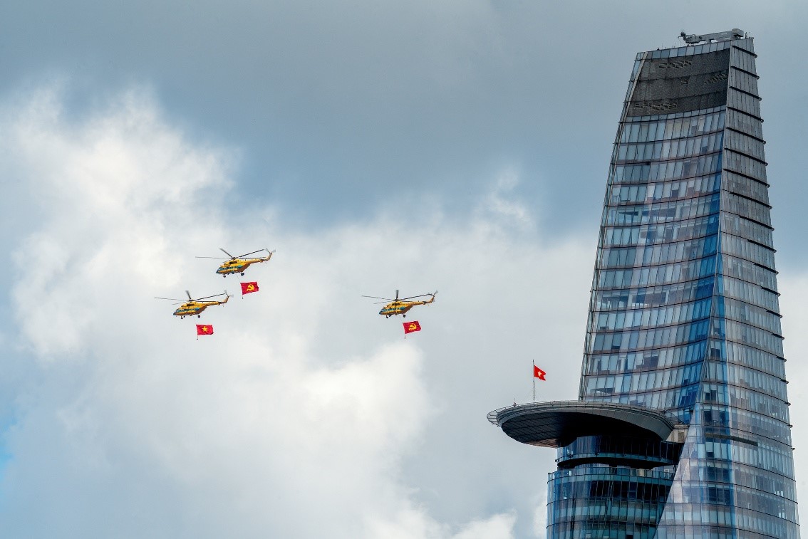 Chùm ảnh "Việt Nam - Bầu trời xanh thắm, khát vọng hòa bình ngàn đời" - 8