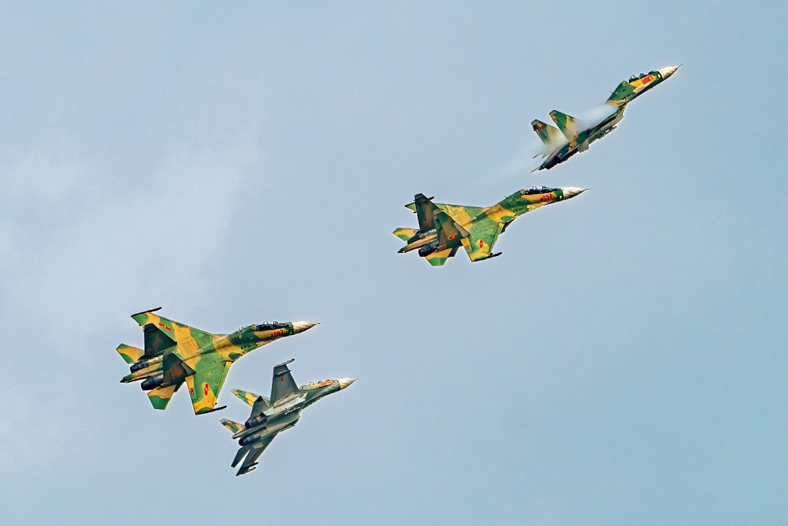 Chùm ảnh "Việt Nam - Bầu trời xanh thắm, khát vọng hòa bình ngàn đời" - 9