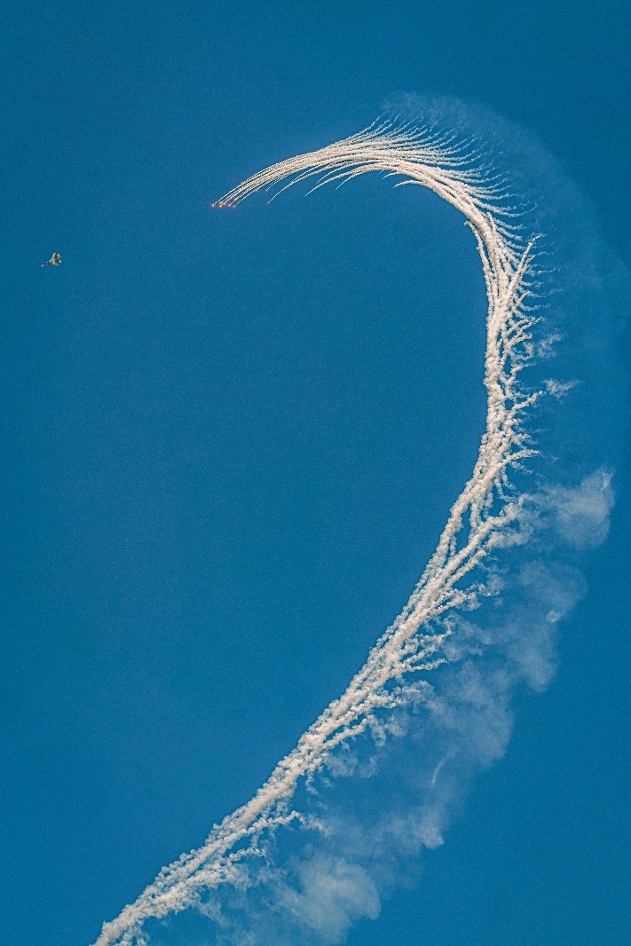 Chùm ảnh "Việt Nam - Bầu trời xanh thắm, khát vọng hòa bình ngàn đời" - 10