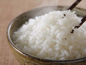 Nấu cơm mà dùng nước lạnh là quá nghiệp dư, đầu bếp 5 sao làm điều này bảo cơm tơi, ngon, dẻo lại trắng thơm