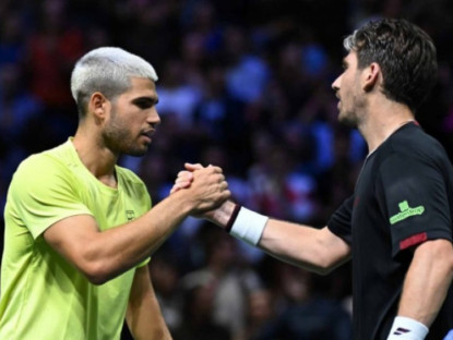 Thể thao - Alcaraz chơi "cảm tử" không đúng lúc: Kẻ đi săn thành con mồi ở Paris Masters