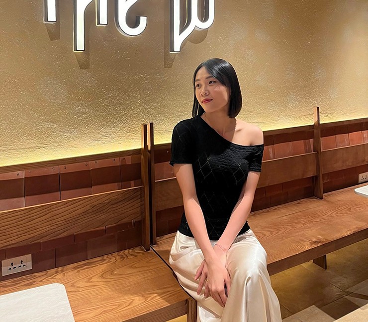 Đội Thanh Thúy gây sốc ở bóng chuyền Nhật Bản, Tú Linh khoe vai trần quyến rũ - 3