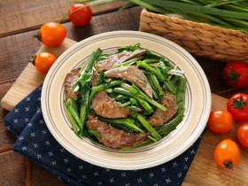 Loại lá mệnh danh là "rau của thận", đem xào với gan được món trôi cơm lại bổ