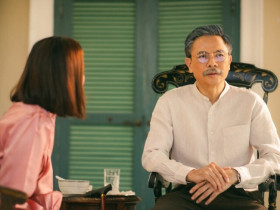 Mẹ nuôi nuôi tôi ăn học và cho 1 tỷ mua nhà, tôi muốn cắt đứt với bà khi bố ruột tìm đến