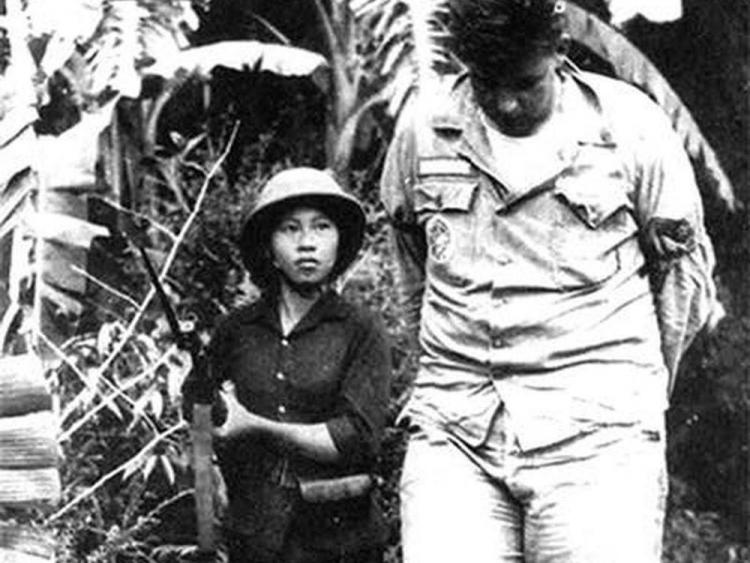 Nhà văn và tác phẩm trong quan hệ hữu cơ với cuộc sống