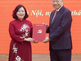 Đồng chí Bùi Thị Minh Hoài giữ chức Bí thư Đảng ủy Mặt trận Tổ quốc, các đoàn thể Trung ương