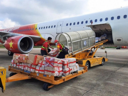Thông tin doanh nghiệp - Vietjet cùng đồng bào vượt qua bão lũ, lan tỏa yêu thương