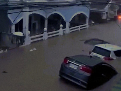 Thế giới - Bão Kalmaegi gió giật 205 km/h càn quét Philippines, ô tô bị nước cuốn như đồ chơi trên phố