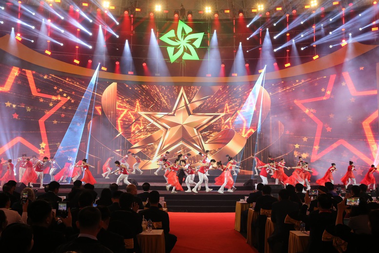 Thủ tướng: Hội chợ mùa Thu lần thứ nhất – 2025 đã trở thành lễ hội của công nghệ sáng tạo và văn hóa nghệ thuật - 6