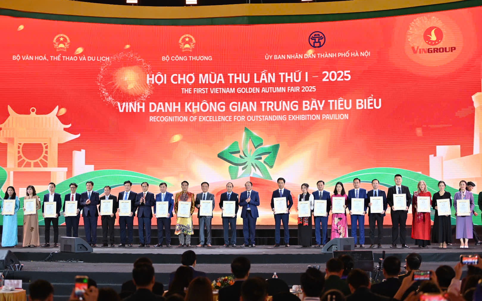 Thủ tướng: Hội chợ mùa Thu lần thứ nhất – 2025 đã trở thành lễ hội của công nghệ sáng tạo và văn hóa nghệ thuật - 5