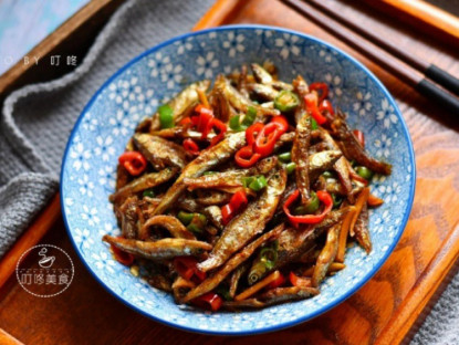 Ẩm thực - Cá khô rim cay mặn, món &quot;cứu tinh&quot; trong những ngày mưa lạnh