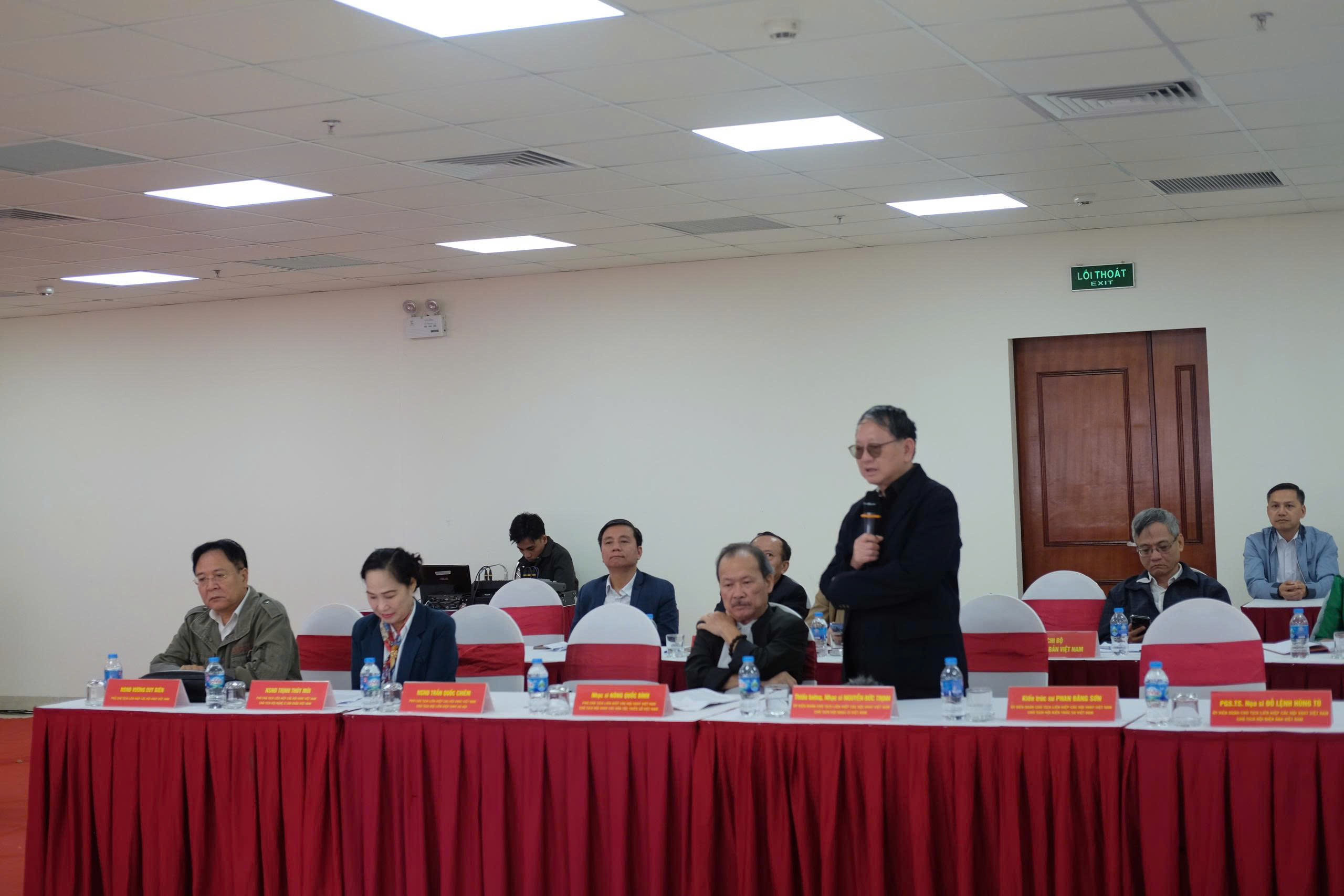 Liên hiệp các Hội Văn học nghệ thuật Việt Nam tổ chức Hội nghị lấy ý kiến góp ý dự thảo các Văn kiện Đại hội XIV của Đảng - 4