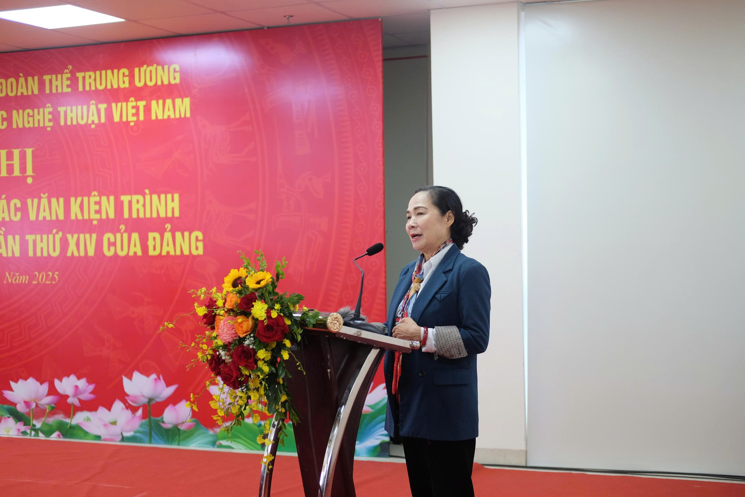 Liên hiệp các Hội Văn học nghệ thuật Việt Nam tổ chức Hội nghị lấy ý kiến góp ý dự thảo các Văn kiện Đại hội XIV của Đảng - 6