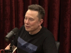 Một cú bấm nút có thể biến Elon Musk thành tỷ phú nghìn tỷ đầu tiên thế giới