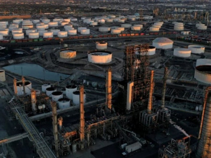 Kinh tế - Giá dầu mất đà, nguy cơ rơi sâu khi dư cung chưa dừng lại