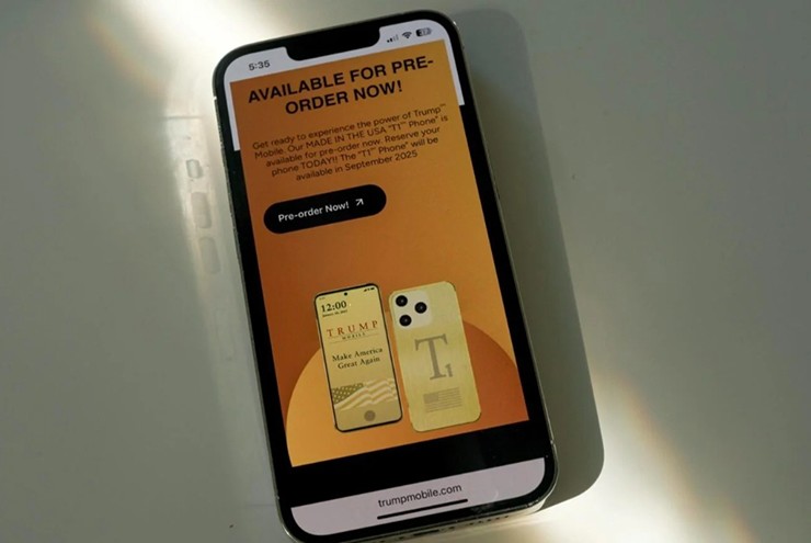 Trump Phone - câu chuyện hư cấu nhất làng công nghệ năm 2025 - 2