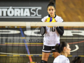 Sốc hot girl bóng chuyền cực xinh bị cấm thi đấu vì để tóc quá ngắn