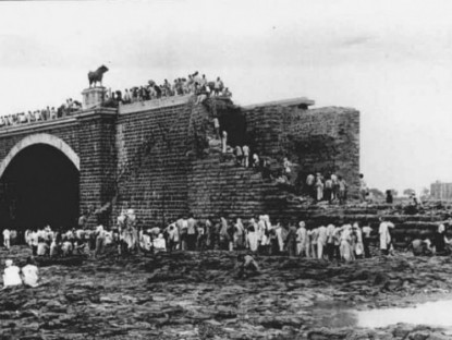 Thế giới - Thảm họa vỡ đập ở Ấn Độ: Cơn lũ cuồng nộ nuốt chửng thành phố, 25.000 người thiệt mạng