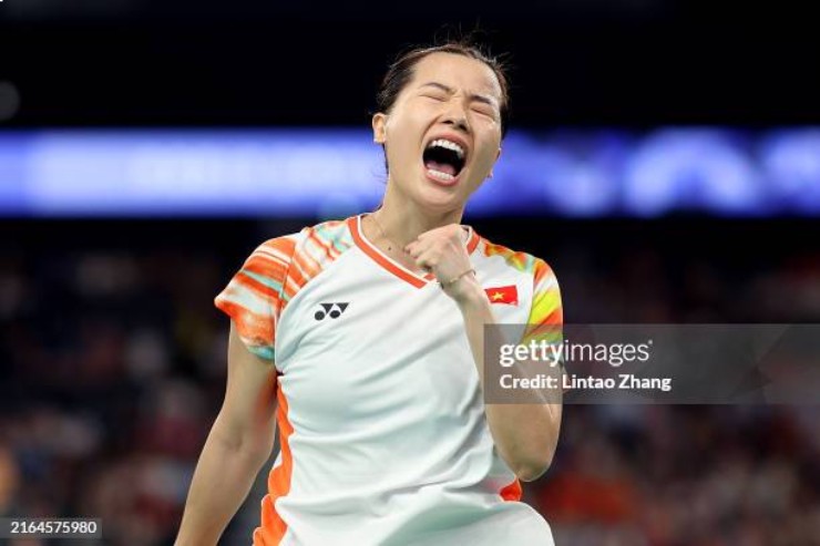 Hotgirl Thùy Linh hạ sao trẻ Nhật, đấu “bà trùm” ở chung kết cầu lông 6 tỷ đồng - 1