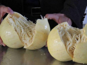 Quả này ruột toàn sợi giá 150.000 đồng/kg, trồng được quanh năm, chăm cực dễ, 3 tháng sẽ cho thu hoạch