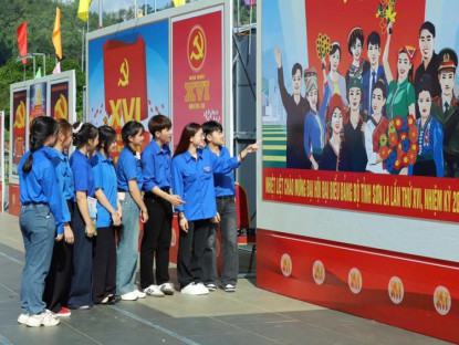 Tin Tức - Tổ chức triển lãm tranh cổ động tấm lớn tuyên truyền Đại hội Đảng các cấp, tiến tới Đại hội đại biểu toàn quốc lần thứ XIV của Đảng