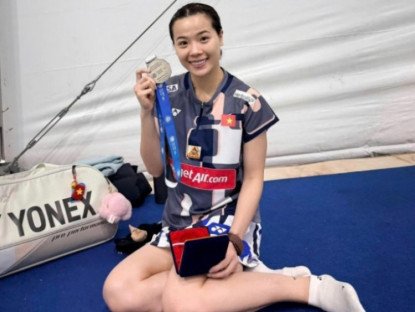 Thể thao - Hoa khôi cầu lông Thùy Linh vào 4 trận chung kết, có cả &quot;biển nước mắt&quot; vì tiếc nuối