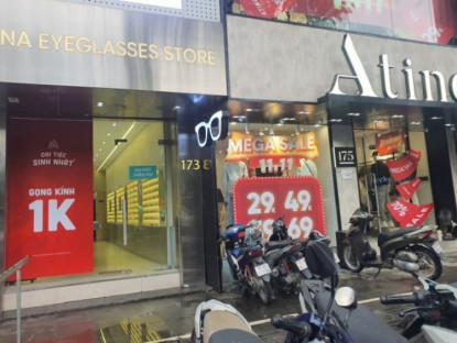 Kinh tế - Siêu sale 11/11: Hàng loạt sản phẩm &quot;siêu giảm giá&quot; đến 80%, bất ngờ cảnh tượng mua sắm tại Hà Nội