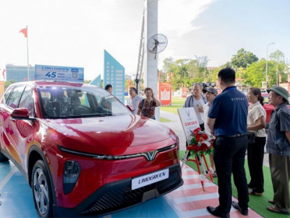 Thông tin doanh nghiệp - Tài xế dịch vụ: “Cày tiền” bằng VinFast Limo Green, tự tin 1,5 năm hoàn vốn