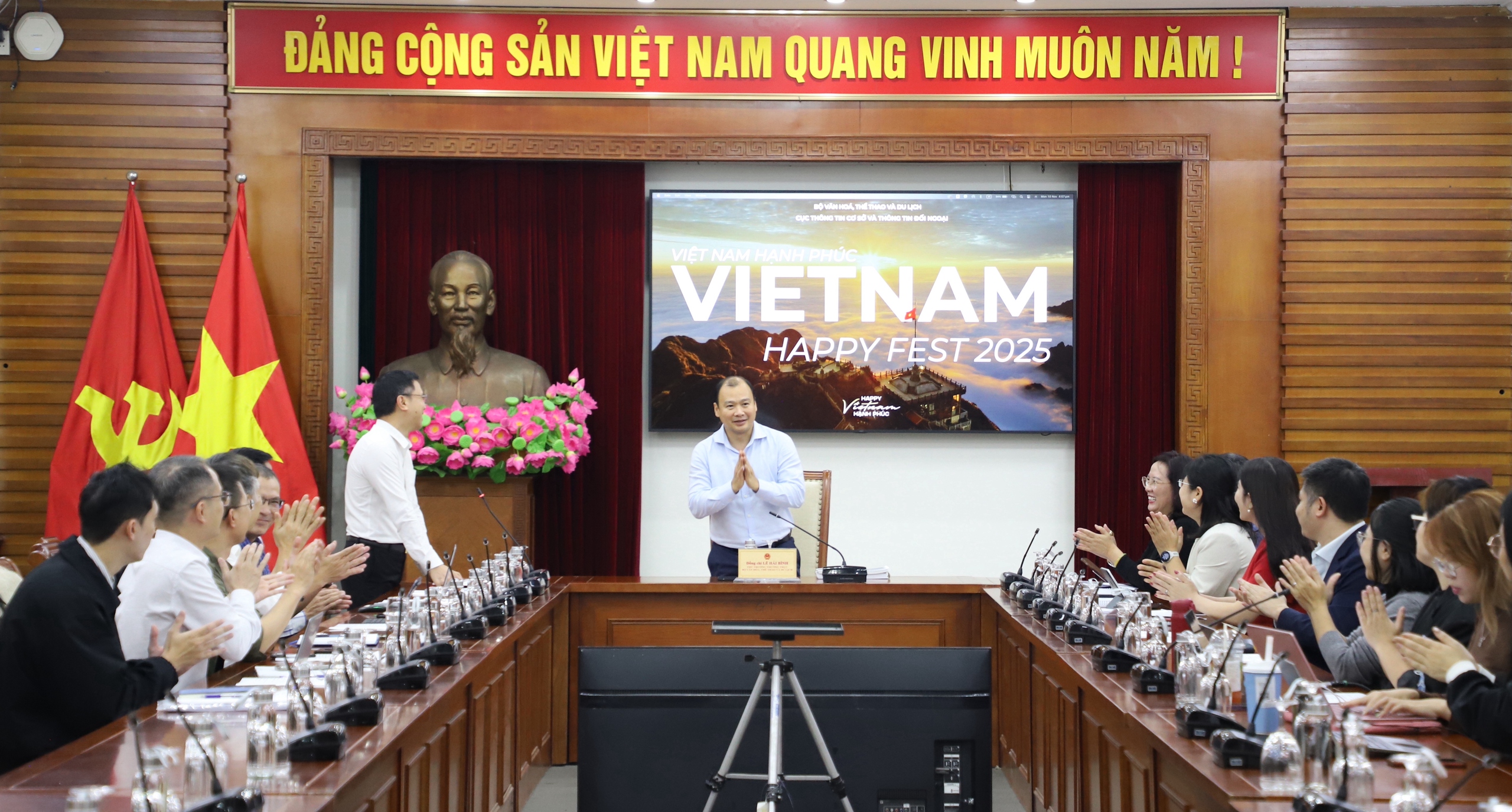 Thứ trưởng Thường trực Lê Hải Bình chủ trì cuộc họp Ban tổ chức Ngày hội Việt Nam hạnh phúc - Happy Fest 2025 - 1