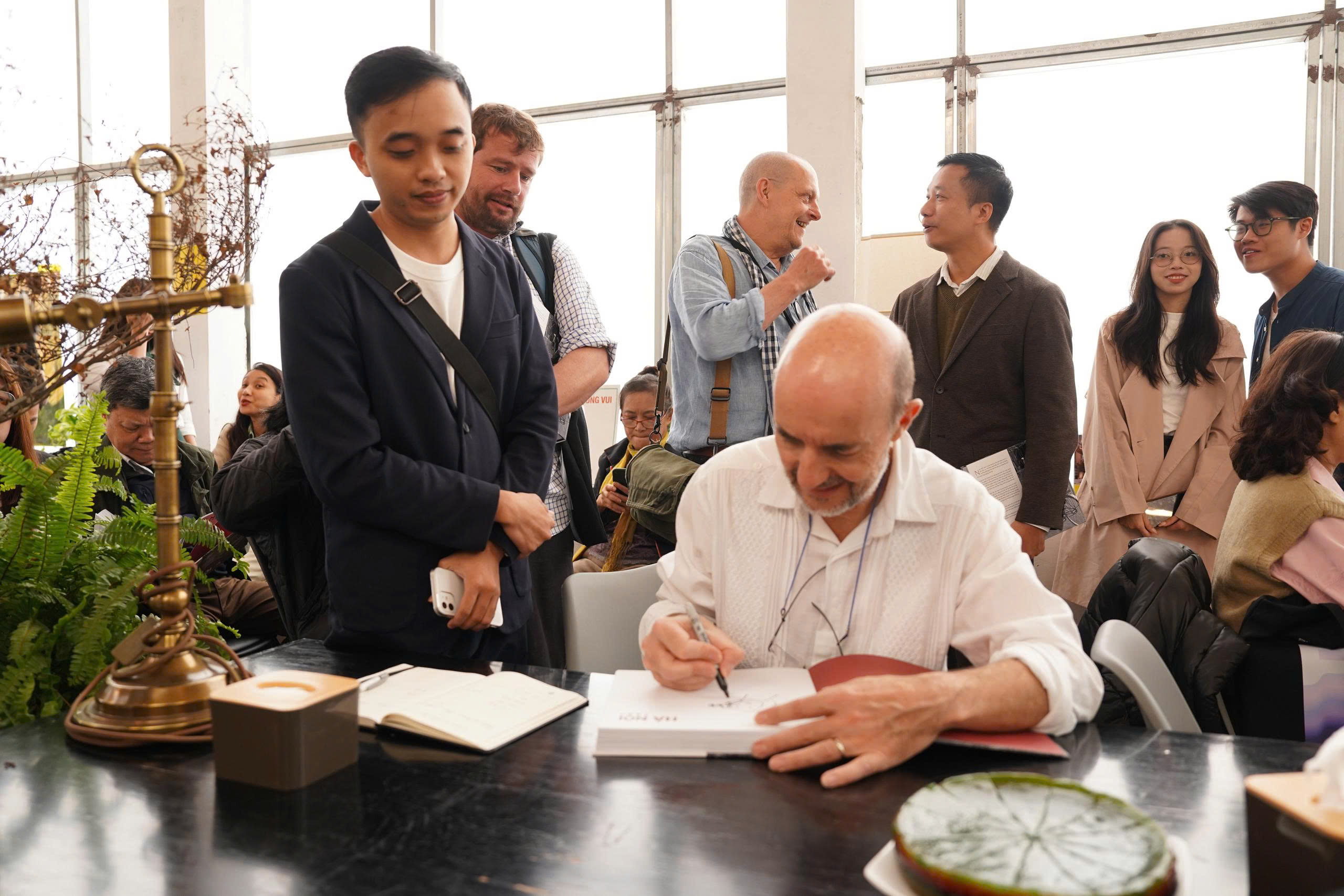 Hà Nội thời Đổi Mới qua ống kính của một người Pháp trẻ tuổi - 3