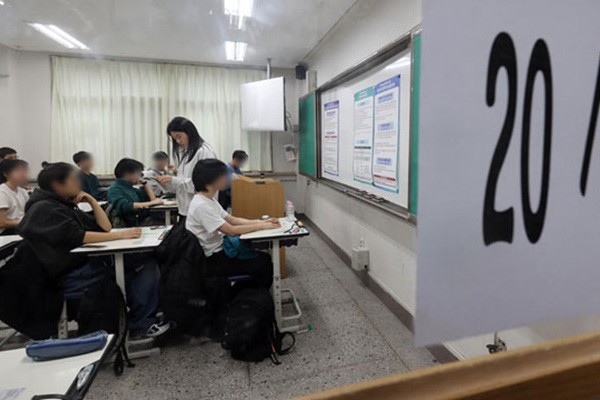 Hàn Quốc "nín thở" cho thí sinh thi đại học - 2