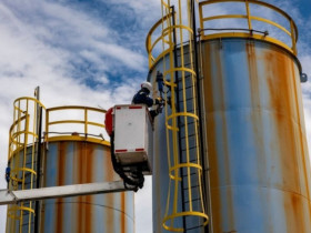 Giá dầu giảm mạnh nhất kể từ tháng 6: Nỗi lo “dư cung sớm” phủ bóng thị trường năng lượng