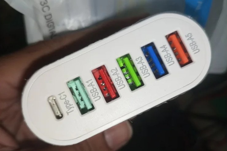 Những màu sắc trên cổng USB muốn ám chỉ điều gì? - 1