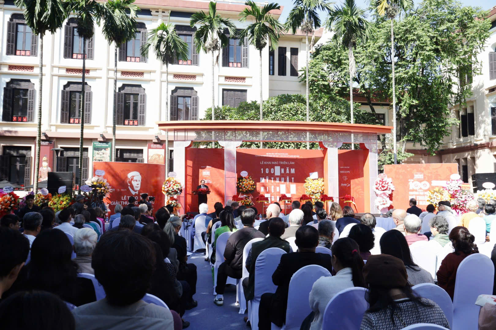 Một thế kỷ phát triển rực rỡ của nền mỹ thuật hiện đại Việt Nam qua sáng tác của nhiều thế hệ - 1