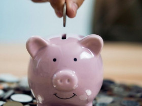 Đàn ông hay phụ nữ giỏi tiết kiệm hơn?