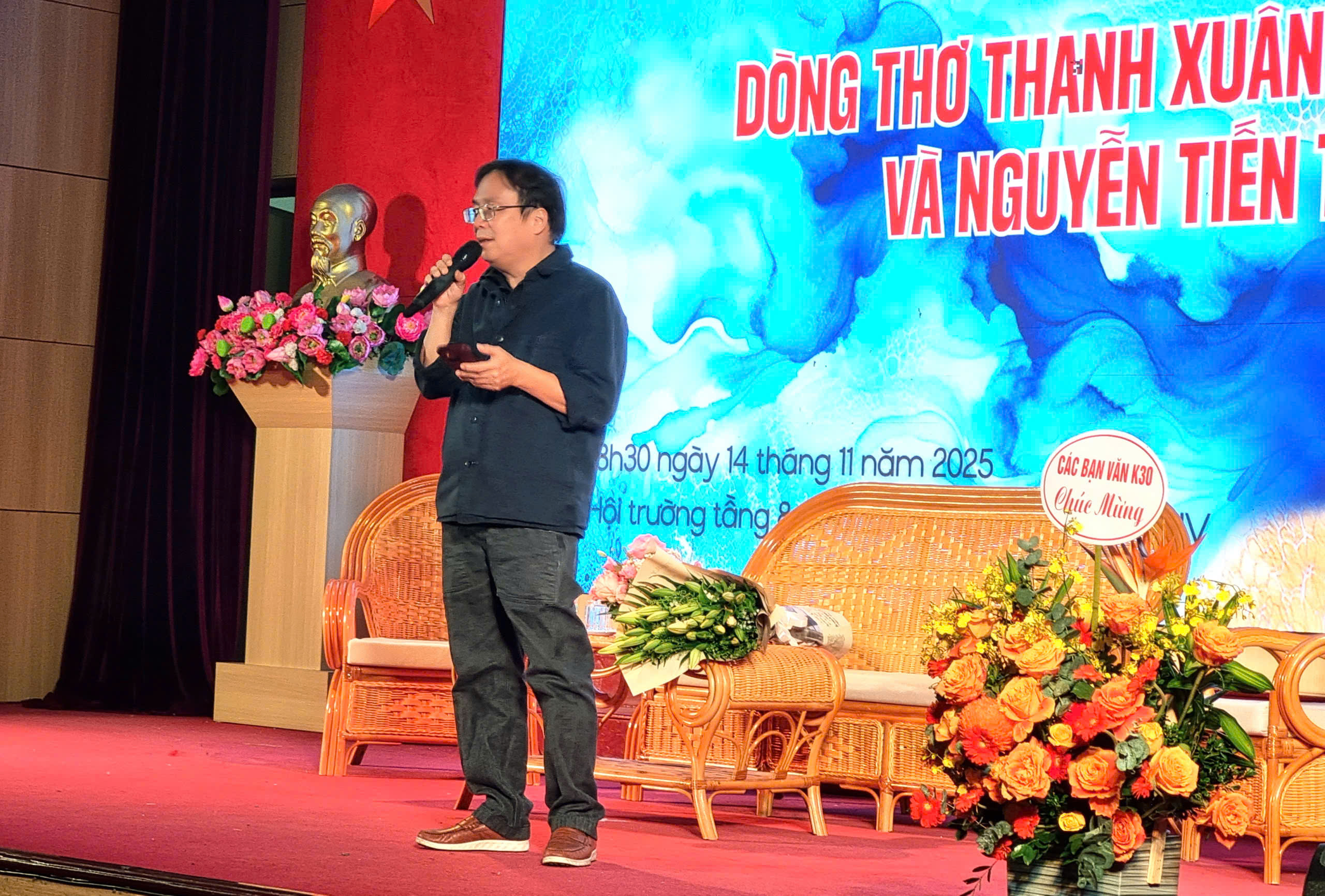 Đêm thơ “thanh xuân - học đường và Nguyễn Tiến Thanh”: Cuộc hội ngộ thấm đẫm hoài niệm - 5