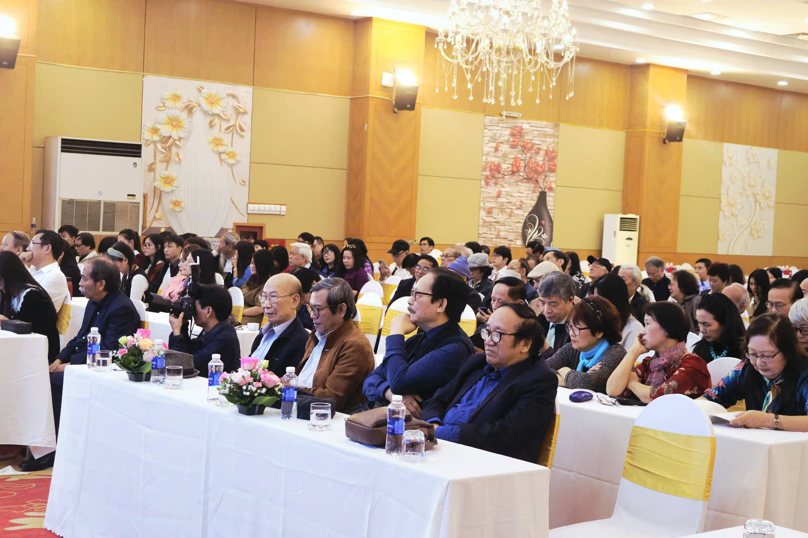 Từ góc nhìn của những người viết văn trẻ: Niềm tin về một diện mạo mới của văn chương - 4