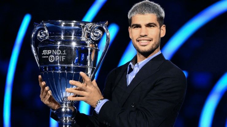 Sinner lập kỷ lục không tưởng ở ATP Finals, Alcaraz nhận cúp số 1 thế giới - 2