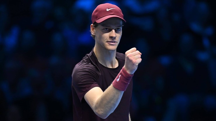 Sinner lập kỷ lục không tưởng ở ATP Finals, Alcaraz nhận cúp số 1 thế giới - 1