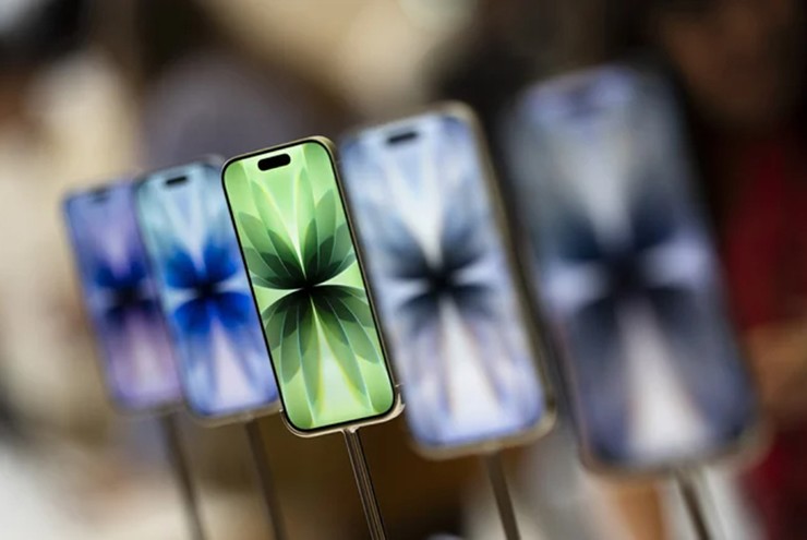 Chiếc iPhone bán chạy đến mức khó tin, khan hàng hơn cả iPhone 17 Pro Max - 1